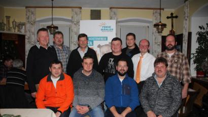 Bild: frd
Die Freien Wähler Teunz haben insgesamt 16 Kandidaten für die Gemeinderatswahl im März 2020 nominiert, wovon die ersten acht zweimal auf der Liste aufgeführt sind. Listenführer ist Florian Spießl (sitzend, Zweiter von links). 

Die „Freien Wähler“ Teunz habe insgesamt 16 Kandidaten für die Gemeinderatswahl im März 2020 nominiert, wovon die ersten acht zweimal auf der Liste aufgeführt sind. Listenführer ist Florian Spießl (sitzend, zweiter von links).