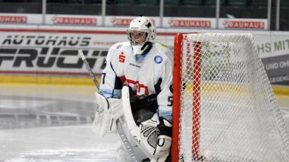 Bild: gb
Jonas Neffin im Kasten der Blue Devils Weiden. Der junge Goalie hat aufregende Tage hinter sich.
