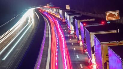 Bild: Peter Kneffel/dpa
Keine Stromtrasse an der A93: Aus der Autobahn-Trasse wird wohl nichts.