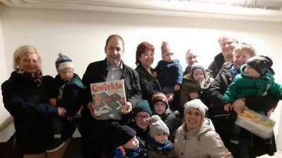 Bild: do
Spende der Eltern-Kind-Gruppen für das SOS-Kinderdorf in Immenreuth.