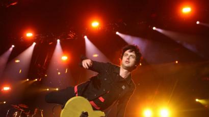 Bild: Thomas Frey/dpa
Green-Day-Frontsänger Billie Joe Armstrong während einem Auftritt bei Rock am Ring.