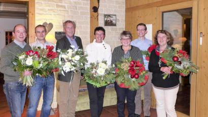 Bild: mür
Mitarbeiterehrungen standen auch bei der diesjährigen Weihnachtsfeier der Firma Mühlmeier auf dem Programm. Im Bild (von links) Thorsten Böhm, Max Ulrich, René Mühlmeier, Petra Schmidtkonz, Rita Gartner, Konstantin Geyer und Claudia Wolf.