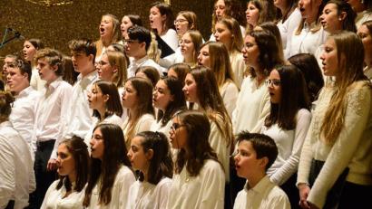 Bild: Kunz
Immer wieder ein Genuss: Kammerchor, Unterstufenchor und Orchester gemeinsam bei "Adeste Fideles".