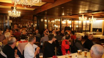 Bild: sne
Viele Interessierte haben sich zur Bürgerversammlung eingefunden. Bürgermeister Rudolf Schopper zieht eine positive Bilanz.