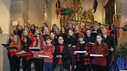 Bild: Petra Hartl
Bild: Hartl
Weihnachtskonzert 2019 vom 
Gregor-Mendel-Gymnasium in der 
Kirche Heilige Dreifaltigkeit 
Großer Chor