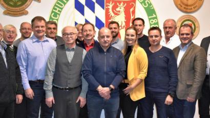 Bild: rgr
Auf der Liste der Freien Wähler für den Grafenwöhrer Stadtrat stehen sowohl erfahrene als auch junge Kandidaten.