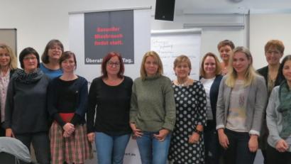 Bild: exb/Marina Simon
Der Arbeitskreis gegen sexuellen Missbrauch mit seiner Sprecherin Helga Forster (siebte von rechts) stellte bei seiner Jahresabschlusstagung das Programm für 2020 vor.