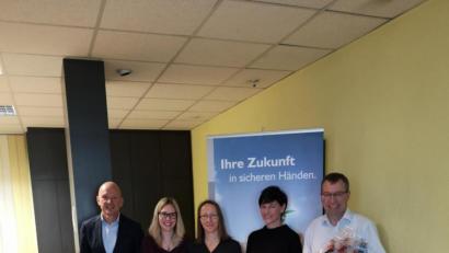 Bild: Kewog Tirschenreuth/exb
Dank bei der Kewog: Im Bild von links Geschäftsführer Bernd Büsching, Franziska Dietz, Birgit Gleißner, Marion Scharnagl-Neid, Carsten Seebauer.