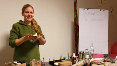 Bild: jzk
„Plastik im Bad vermeiden“ war das Thema von Silvia Gottinger im Familienzentrum Mittendrin