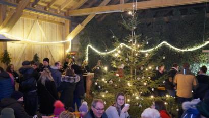 Bild: rkp
Auf großen Publikumszuspruch stieß erneut der Christkindlmarkt in Dautersdorf.