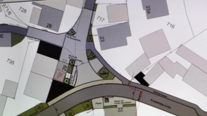 Bild: ds
Der Planentwurf für den Dorfplatz Lehendorf mit Eingrünung und Auflockerung der Fläche durch eine grüne Insel.