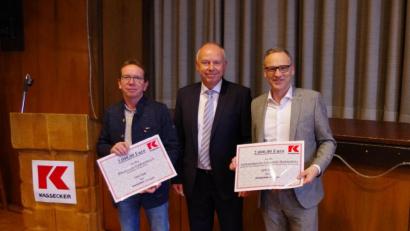 Bild: exb
Geschäftsführer Bernd Fürbringer (Mitte) überreichte Wolfgang Horn (links) vom Kunstverein und KUBZ-Stiftungsvorstand Bernd Sommer Spendenschecks.