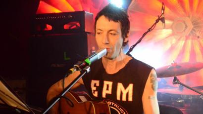 Bild: Kunz
Er ist Vorprogramm und Hauptact in einem: Christian Neiting, alias Porno, in der Sünde.