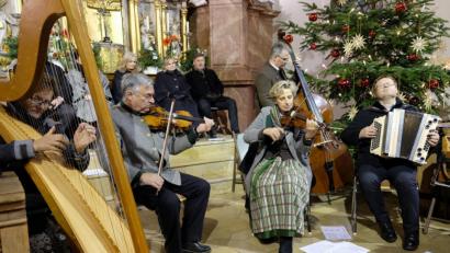 Bild: do
Musikgruppen aus dem Pongau und die Turmbläser aus Neustadt/WN stimmen in der Speinsharter Klosterkirche beim "Salzburger Bergadvent" auf das Fest der Feste ein.