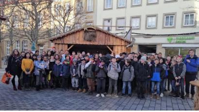 Bild: rgr
Die Grafenwöhrer Mittelschüler besuchen gemeinsam mit ihren Lehrern den Bayreuther Chistkindlmarkt.