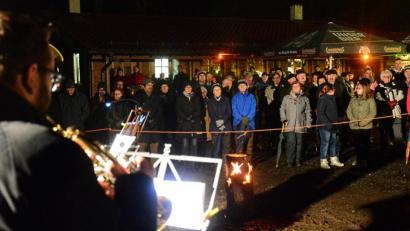 Bild: Kunz
Die Bläsergruppe Schreiner aus Störnstein umrahmt die Waldweihnacht musikalisch.
