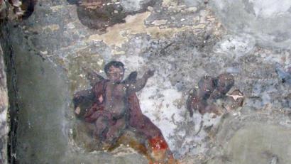 Bild: aub
Von vielen Passanten oftmals unbeachtet - die Deckenmalerei-Reste in der Durchfahrt des Mähntores, die Wolfgang Neiser in seinem Aufsatz beschreibt.