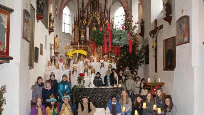 Bild: rpp
Eine große Kinderschar hatte sich für das Krippenspiel in Kastl gemeldet. Nur selten gibt es eine so große Anzahl der himmlischen Boten!