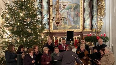 Bild: gut
Katholischer Kirchenchor mit Chorleiter Richard Pesold.