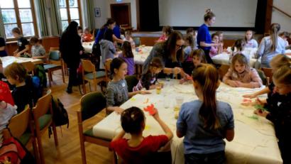 Bild: le
Die Aktion "Kinder warten aufs Christkind", veranstaltet durch die CAJ-Gruppe, besuchten 51 Mädchen und Buben im Alter von vier bis zehn Jahren.