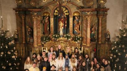 Bild: exb
Viele Jungen und Mädchen machen beim Krippenspiel mit, das sie in der Thurndorfer Christmette aufführen.