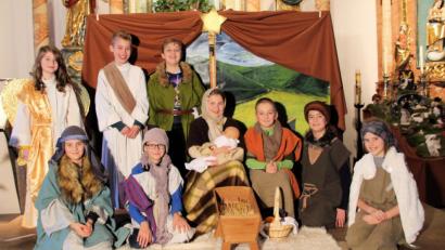 Bild: bjo
Kinder führten am Nachmittag des Heiligen Abends ein Krippenspiel in der Schmidmühlener Pfarrkirche auf.