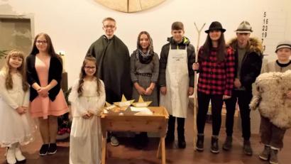 Bild: rgr
Lange haben sich die Jugendlichen und Kindern für das Krippenspiel in der evangelischen Michaelskirche vorbereitet.
