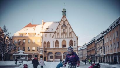 Bild: Michael Golinski
Schneeberge vor dem Amberger Rathaus – wann gibts denn sowas? Das Foto entstand im Februar 2019. Ein paar Tage lang war die Region eingeschneit.