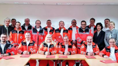 Bild: BRK-Kreisverband/exb
Im Landkreis Tirschenreuth haben die ersten 23 Notfallsanitäter die Delegationsurkunden erhalten.