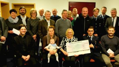 Bild: le
Die Vertreter der Vereine freuen sich über die Zuwendungen.