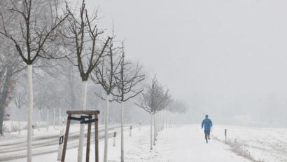 Symbolbild: Tim Brakemeier
Mehrere Anrufer haben sich an Heiligabend wegen eines Joggers bei der Polizei in Furth im Wald gemeldet.