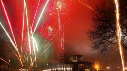Bild: AMB
Silvester am Amberger Marktplatz. Die Feuerwerke zum Jahreswechsel sind nicht für jeden ein Vergnügen.