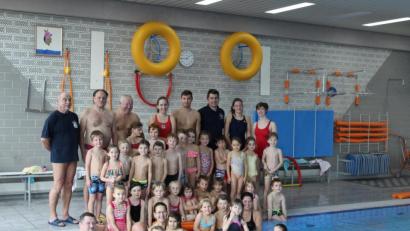 Bild: exb
Die Kinder freuten sich über das Schwimmabzeichen.