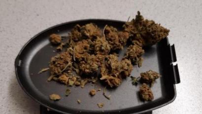 Bild: Bundespolizei Waldmünchen
Insgesamt 4,6 Gramm Marihuana, das ohne ärztliches Attest eingeführt wurde, entdeckte eine Zivilstreife bei Furth im Wald.