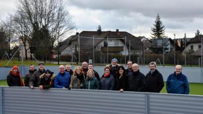 Bild: Birgit Singer-Grimm
Die CSU-Gemeinderatskandidaten auf dem Erlebnispausenhof der Kümmersbrucker Mittelschule.