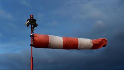 Bild: Arno Burgi/dpa
Der Deutsche Wetterdienst hat die Warnung vor Sturmböen an Silvester im Landkreis Cham wieder aufgehoben.