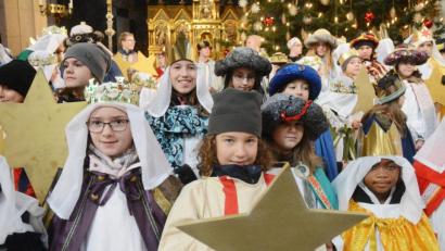 Bild: Gabi Schönberger
Die Sternsinger ín Weiden sind los! 14 Gruppen, 70 Kinder und eine Mission: Geld sammeln für den guten Zweck.