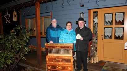 Bild: rpp
Frieda und Albin Zeitler spenden den Erlös aus den Drehorgeltagen an die Kinderkrebshilfe in der Region Oberpfalz Nord e. V.. Sie unterstützen den Verein bereits seit fast 20 Jahren.