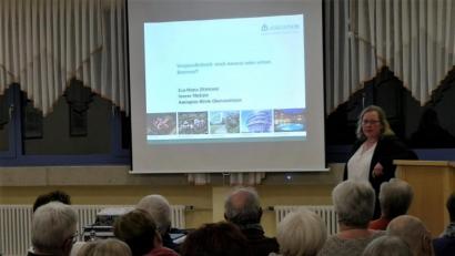Bild: exb/Andrea Zach
Eva-Maria Zitzmann referierte in einem vollen Vortragssaal.