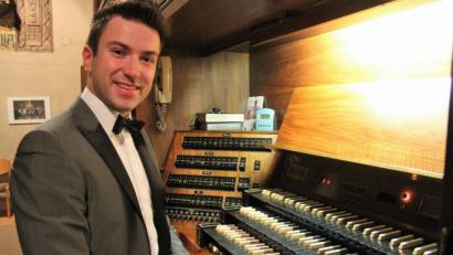 Bild: stg
Mit einem grandiosen Orgelkonzert begeisterte Lars Amann in der Kirche St. Josef