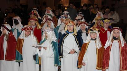Bild: kro
51 Sternsinger nahmen im vorderen Bereich das Basilika Platz.
