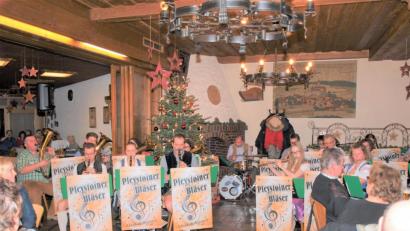Bild: tu
Die "Pleystoiner Bläser" begeistern beim Neujahrskonzert die Zuhörer.