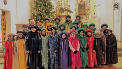 Bild: gz
26 Sternsinger machen sich in Eslarn auf den Weg.