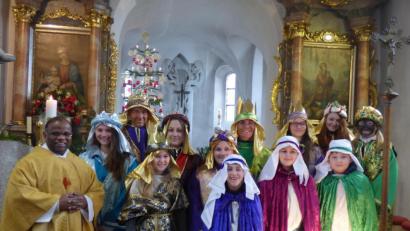 Bild: Marion Koch
Die Sternsinger waren auch in Etsdorf unterwegs.