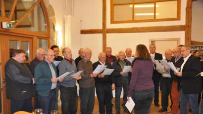 Bild: ak
Der Sängerbund unter Leitung von Andrea Kraus bereicherte mit seinem Gesang den Neujahrsempfang.