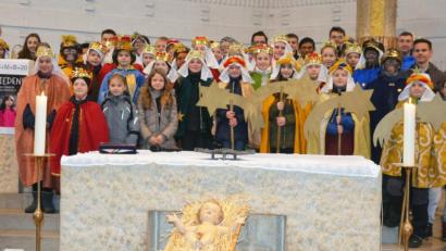 Bild: ü
Aussendung der Sternsinger in Kirchenthumbach.