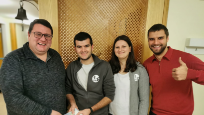 Bild: enz
Diözesanseelsorger Udo Klösel, Thomas Meyer (Vorsitzender KLJB Wernersreuth), Louisa Rosner (Vorsitzende KLJB Wernersreuth) sowie Johannes Theisinger, Geschäftsführer des KLJB-Diözesanverbands Regensburg, bei der Spendenübergabe (von links).