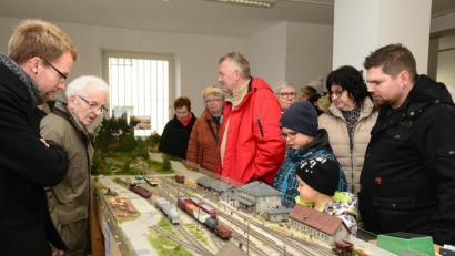 Bild: bey
Die Ausstellung der Pleysteiner Modellbahnfreunde kommt gut an.