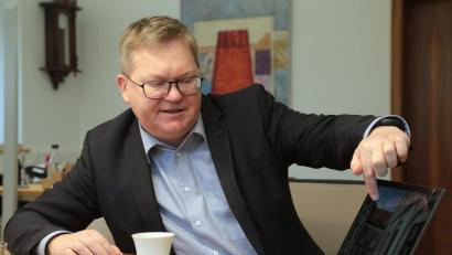 Bild: Wolfgang Steinbacher
Oberbürgermeister Michael Cerny beim Jahresgespräch in seinem Büro. In Sachen Grammer-Gebäude hat er Erfreuliches zu melden.