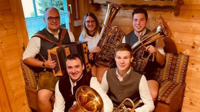 Bild: fjo
Unter dem frisch gekürten Namen "Bockl-Blech" hofft das junge Quintett, ab sofort für Furore zu sorgen.